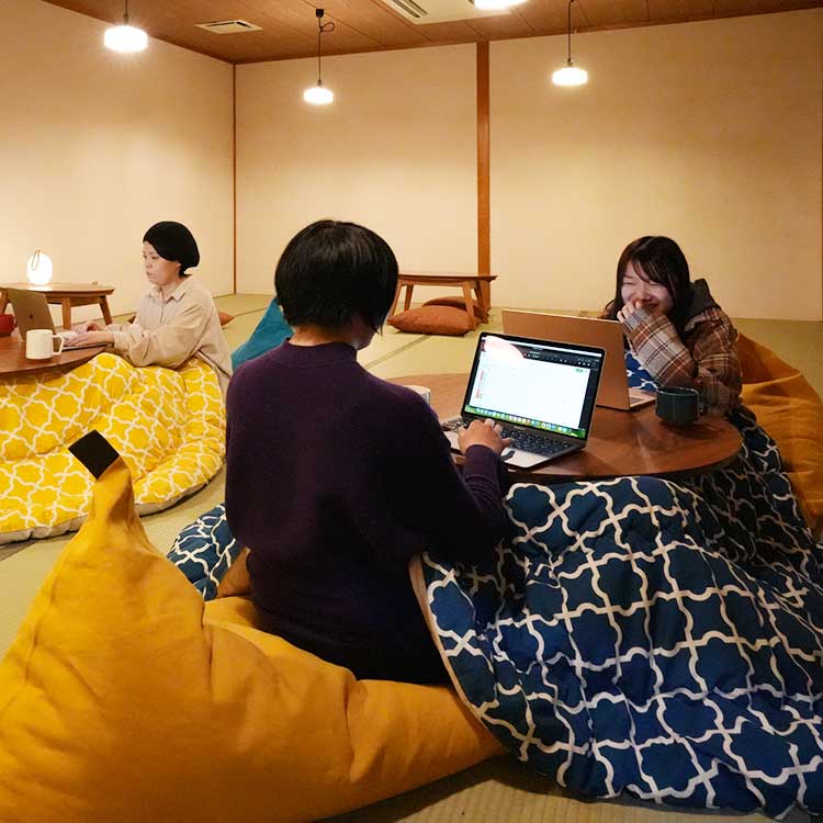 Meeting at the kotatsu